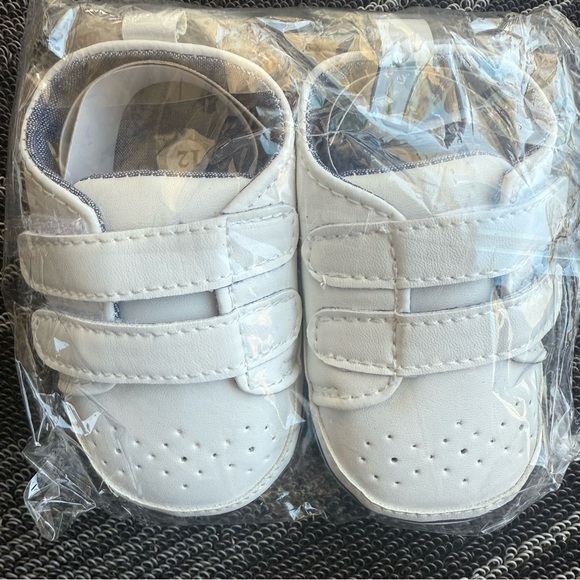 White Baby Walker Shoes with Soft Leather and Adjustable Straps - Picture 4 of 6